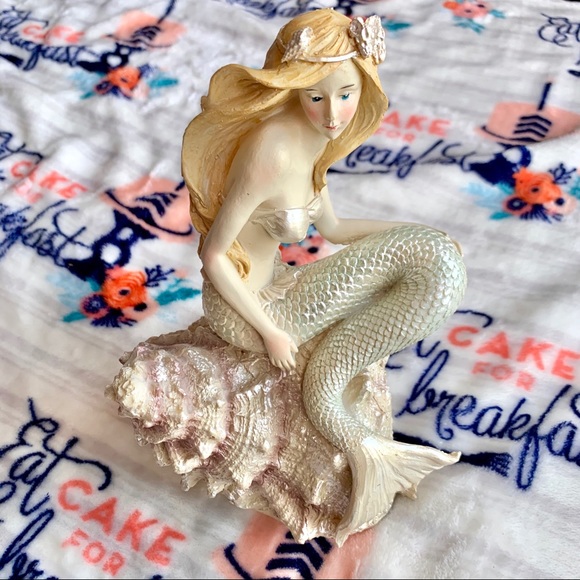 Other - 🧜🏻‍♀️ Mermaid Figurine Home Accent 🧜🏻‍♀️